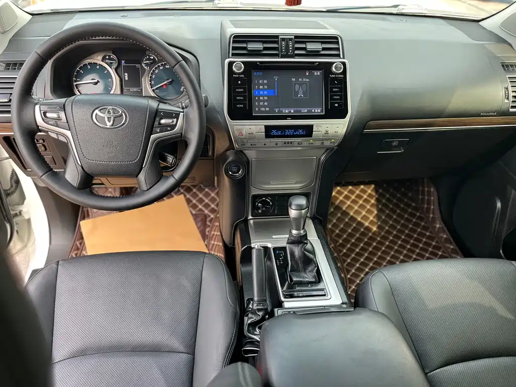 Toyota Prado 2019 — фото 18