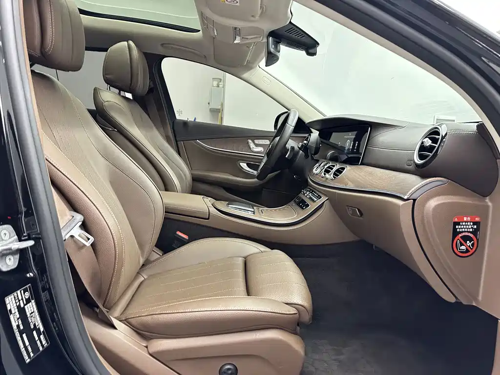 Mercedes-Benz E-Class 2022 — фото 12