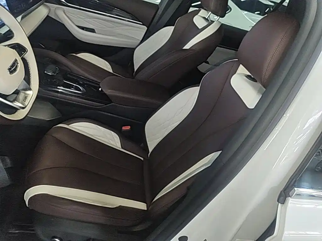Geely Xingyue L 2022 — фото 15