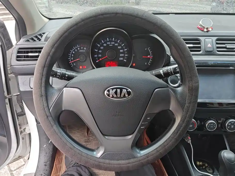 Kia K2 2015 — фото 15