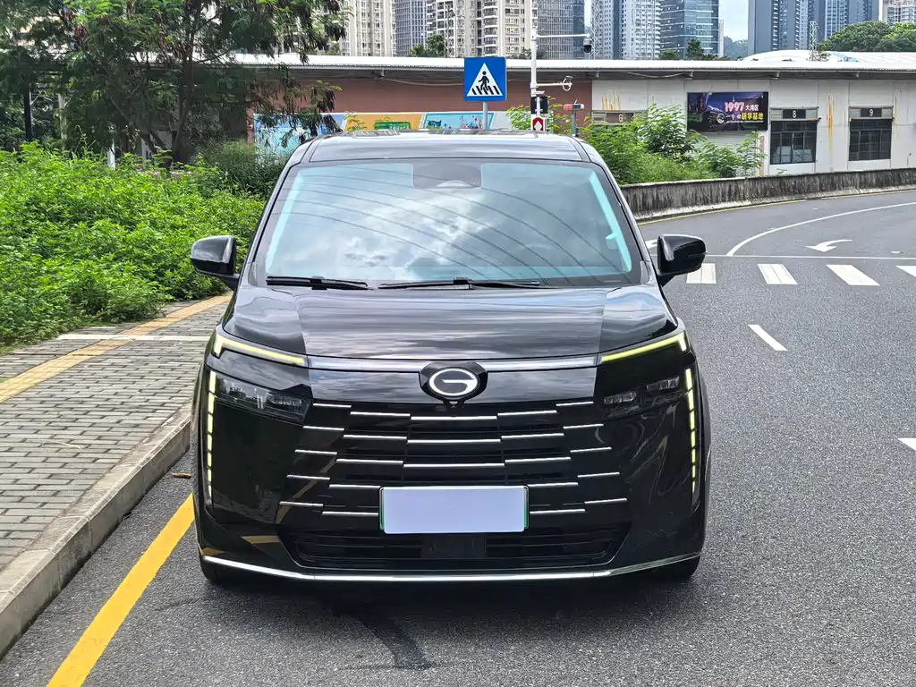 GAC Motor E8 PHEV 2024 — фото 21