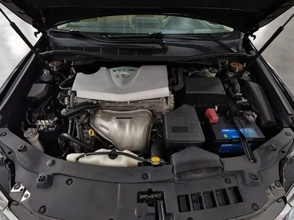 Toyota Camry 2015 — фото 6