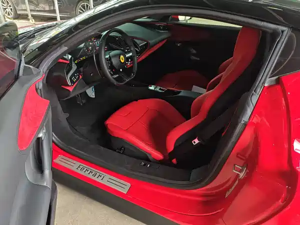 Ferrari SF90 2025