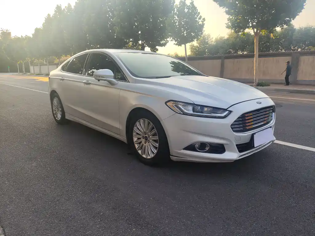 Ford Mondeo 2015 — фото 3