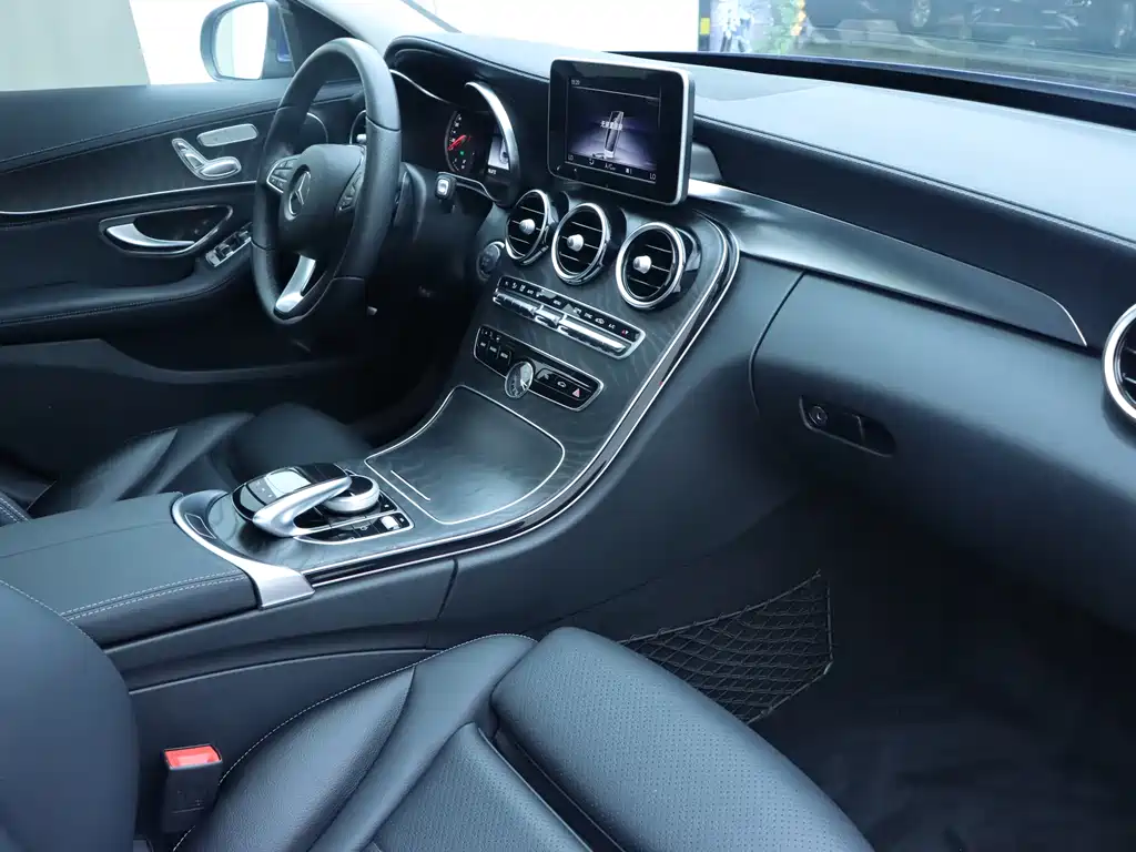 Mercedes-Benz C-Class 2018 — фото 9