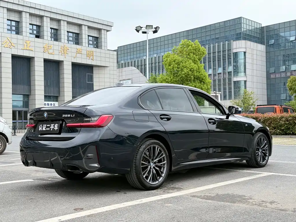 BMW 3 Series 2023