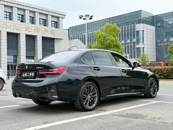 BMW 3 Series 2023