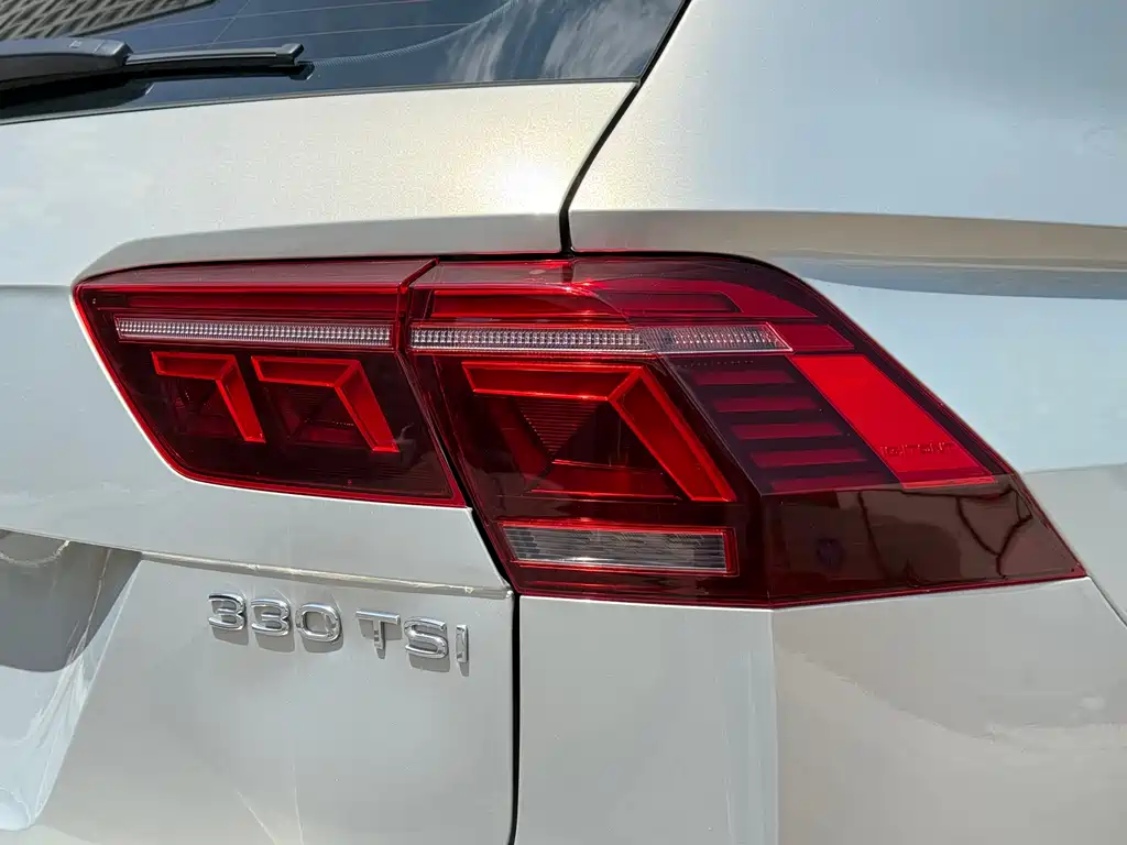Volkswagen Tiguan L 2023 — фото 44