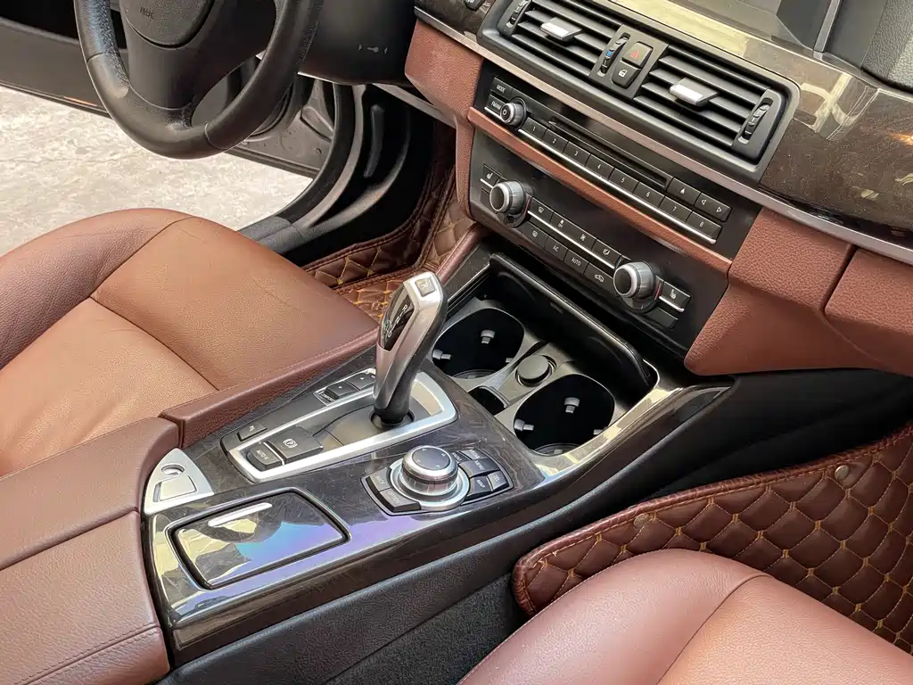 BMW 5 Series 2014 — фото 14