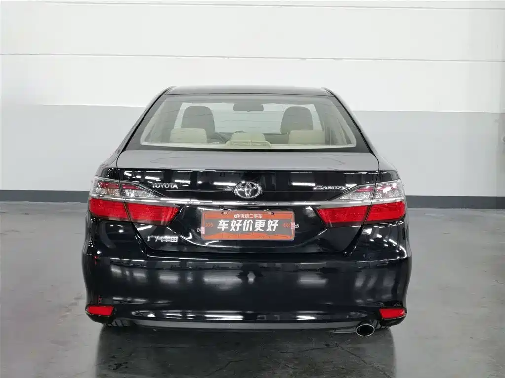 Toyota Camry 2015 — фото 4
