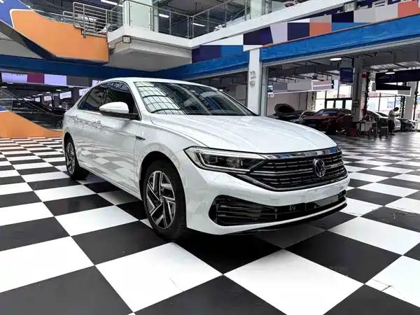 Volkswagen Sagitar 2022