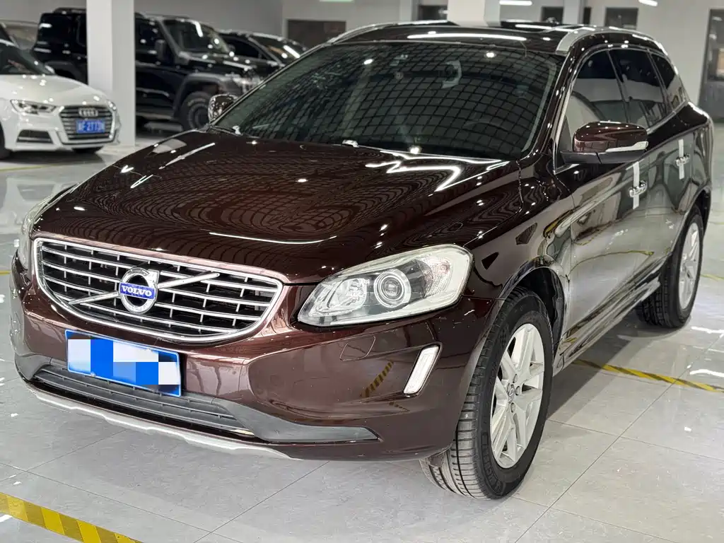 Volvo XC60 2017 — фото 1