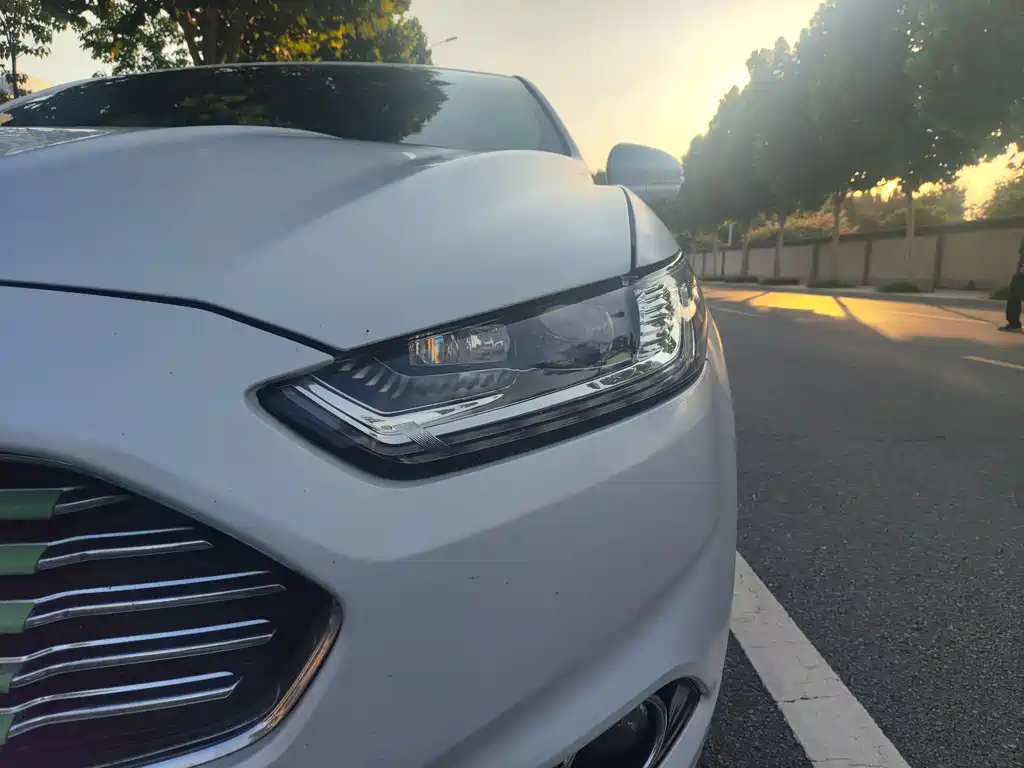 Ford Mondeo 2015 — фото 4