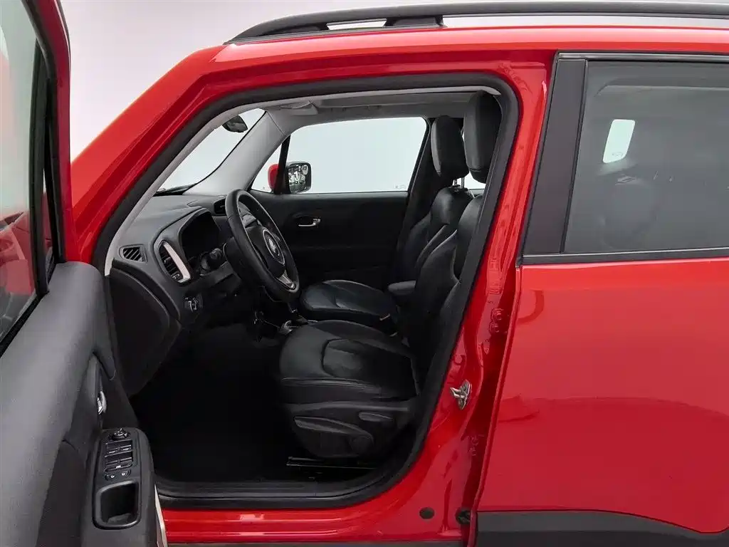 Jeep Renegade 2018 — фото 10