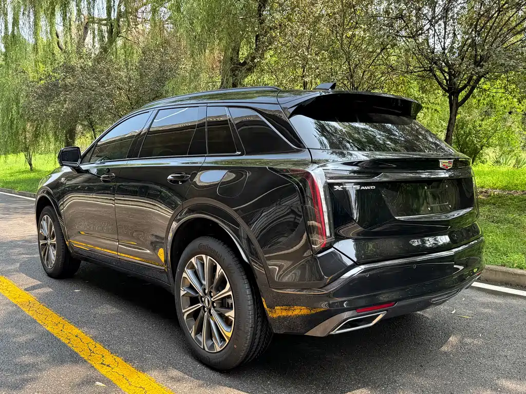 Cadillac XT5 2025 — фото 8