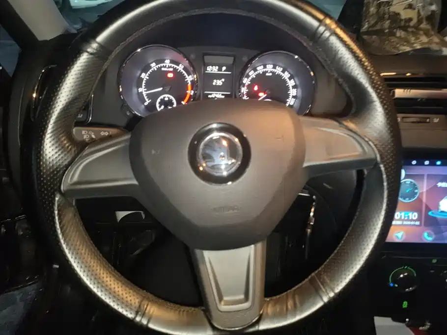 Skoda Yeti 2019 — фото 15