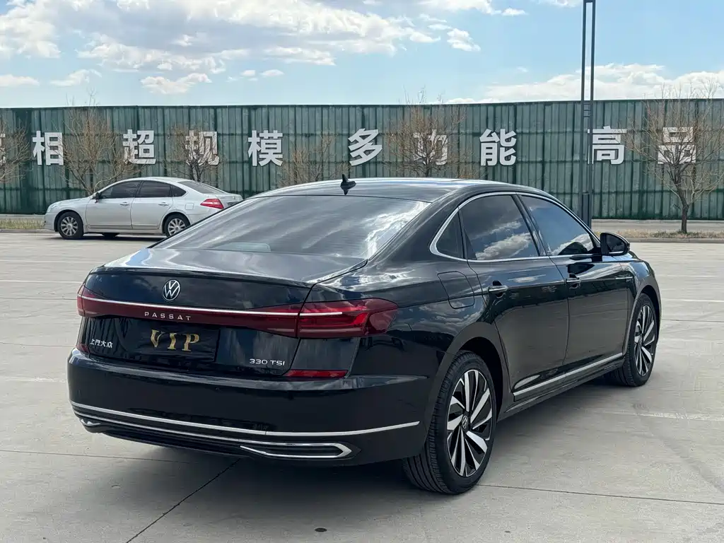 Volkswagen Passat 2023 — фото 24