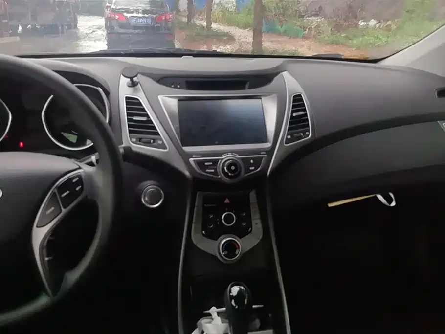 Hyundai Elantra Langdong 2017 — фото 13