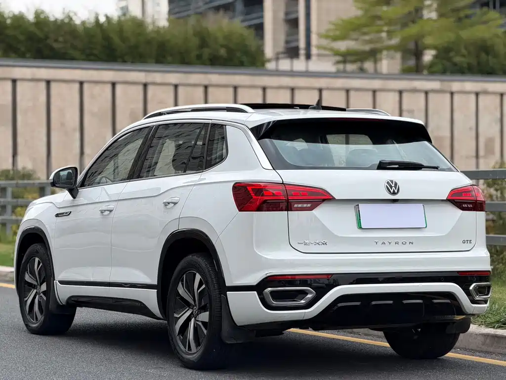 Volkswagen GTE PHEV 2022 — фото 4