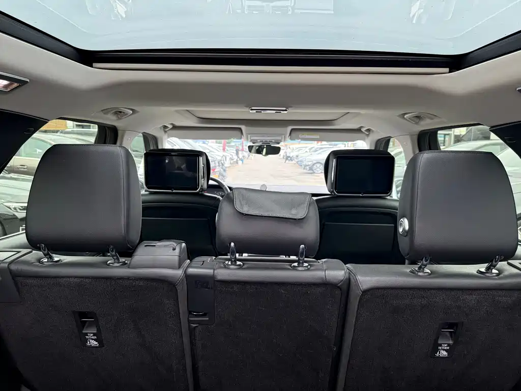Land Rover Discovery 2018 — фото 14