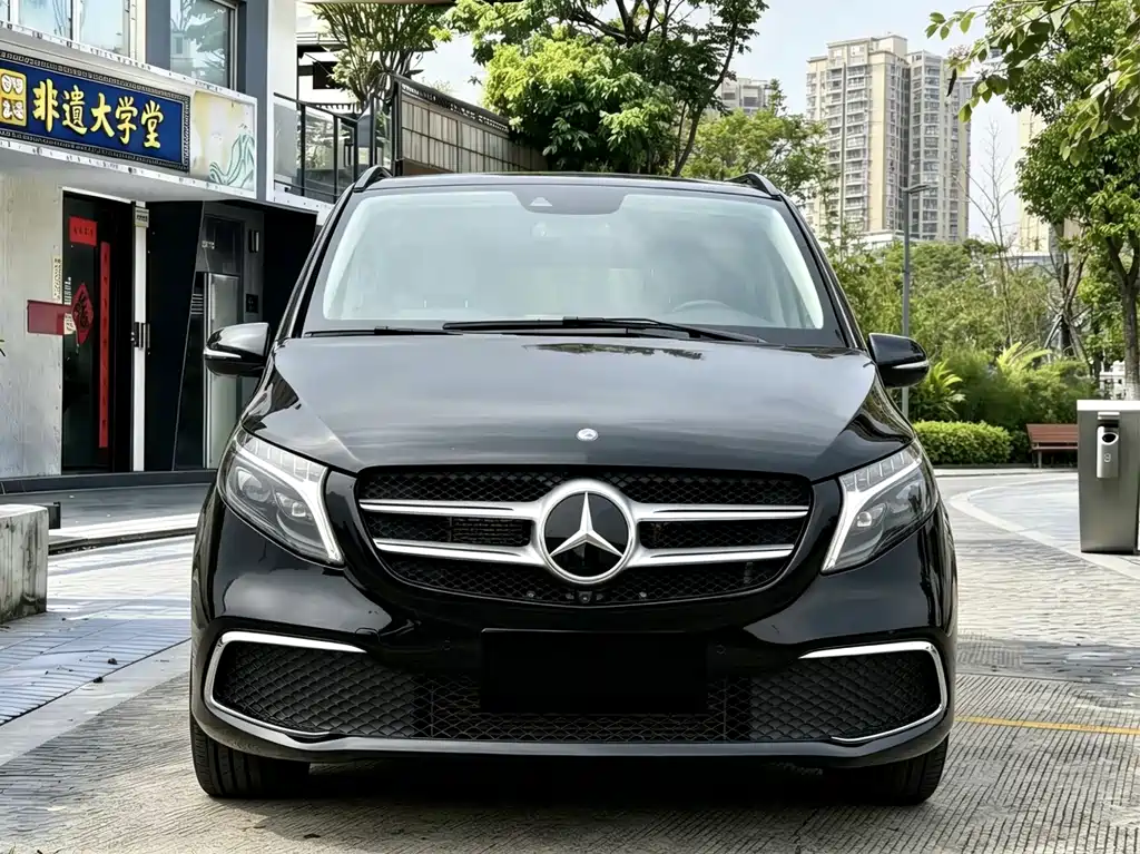 Mercedes-Benz V-Class 2023 — фото 2