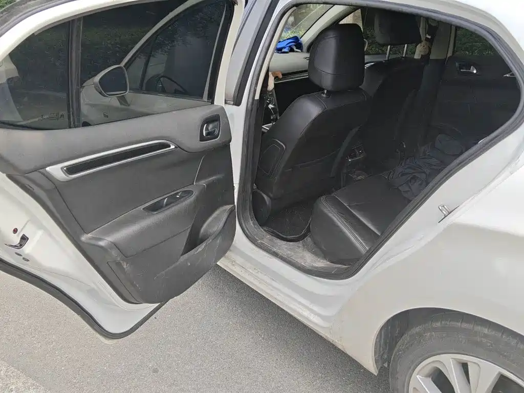 Citroën C4L 2016 — фото 18