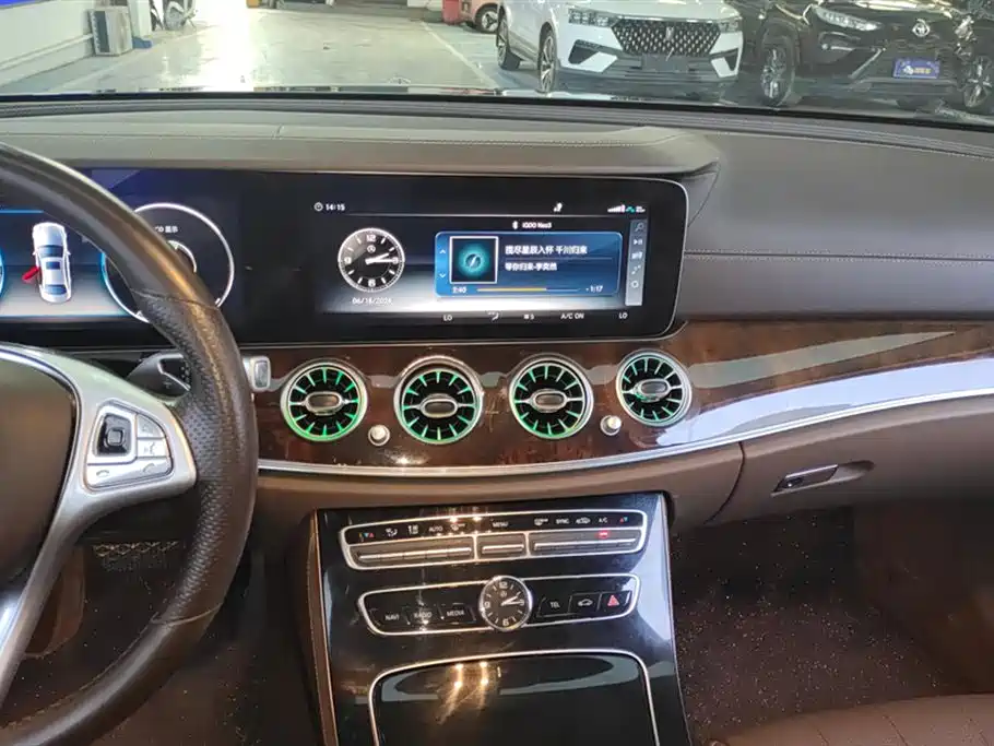 Mercedes-Benz E-Class 2017 — фото 13