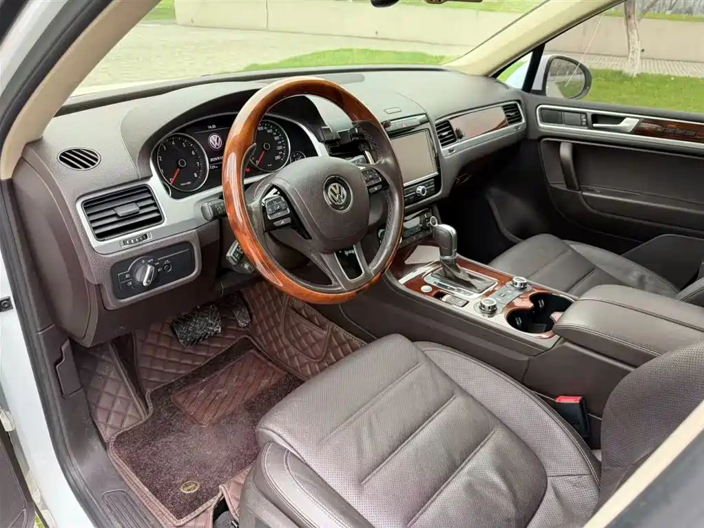 Volkswagen Touareg 2016 — фото 11