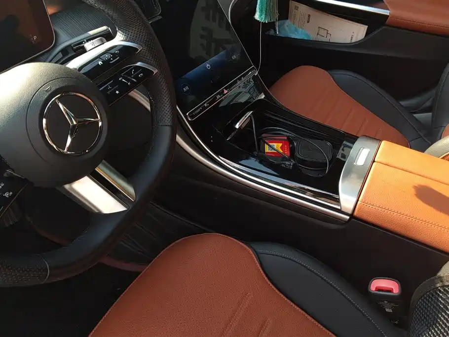Mercedes-Benz C-Class 2024 — фото 16