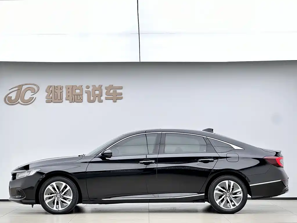 Honda Accord 2022 — фото 17