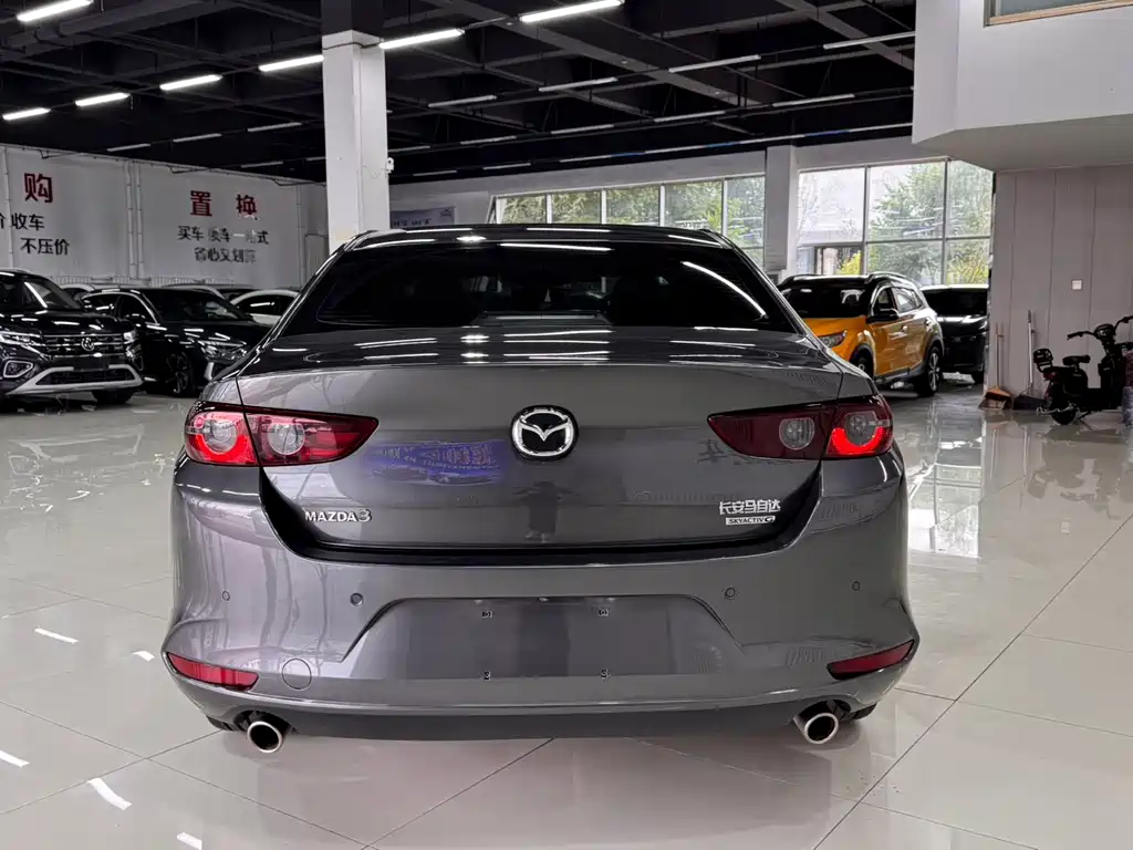Mazda 3 Axela 2023