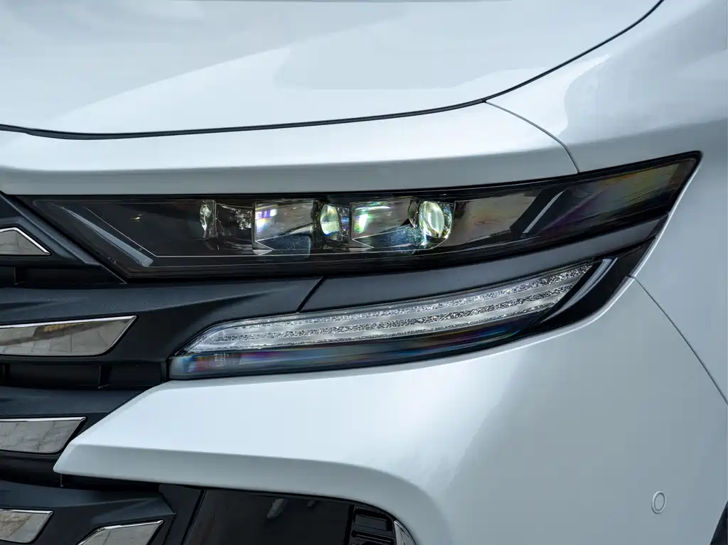 Toyota Vellfire 2023 — фото 13