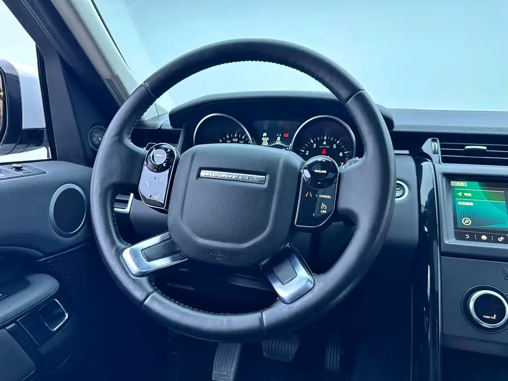 Land Rover Discovery 2019 — фото 11