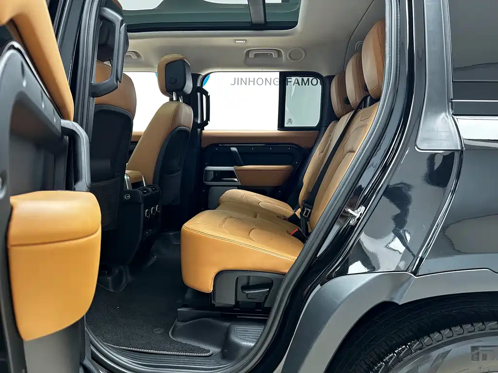 Land Rover Defender 2024 — фото 13