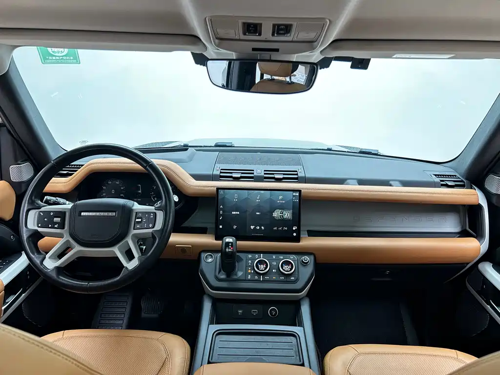 Land Rover Defender 2024 — фото 18