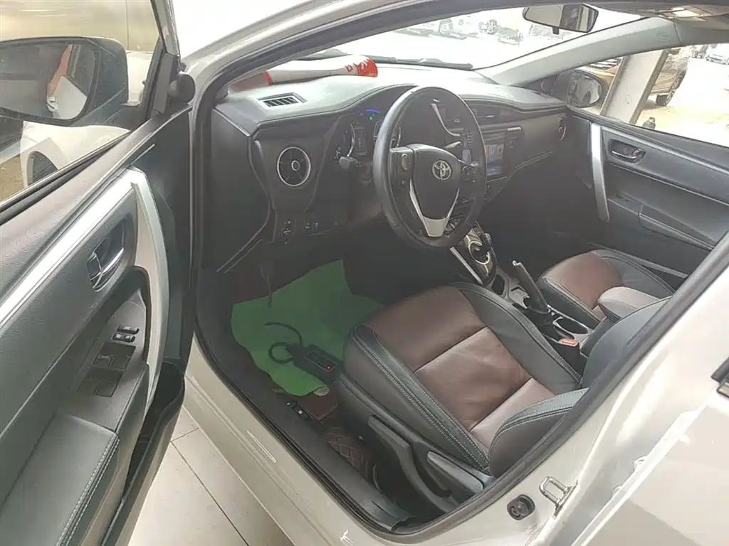 Toyota Corolla 2019 — фото 12