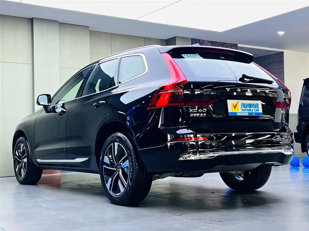 Volvo XC60 2026 — фото 6