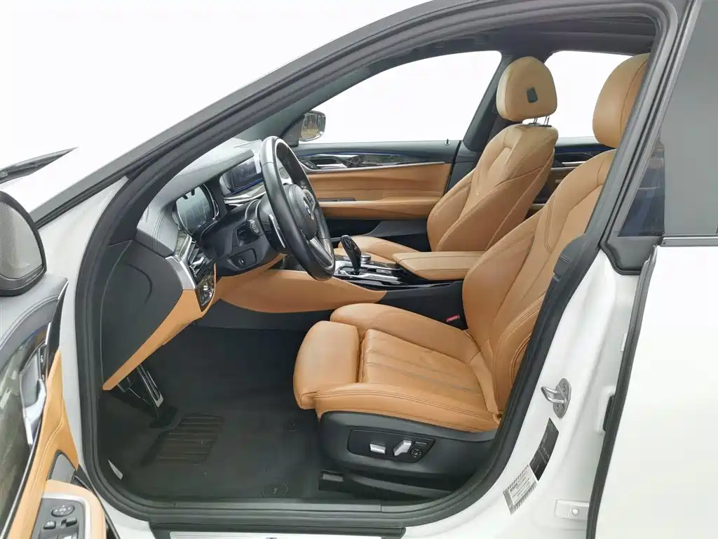 BMW 6 Series GT 2018 — фото 10