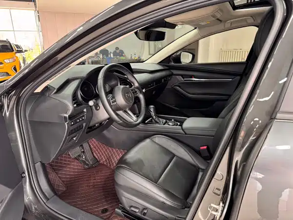 Mazda 3 Axela 2023