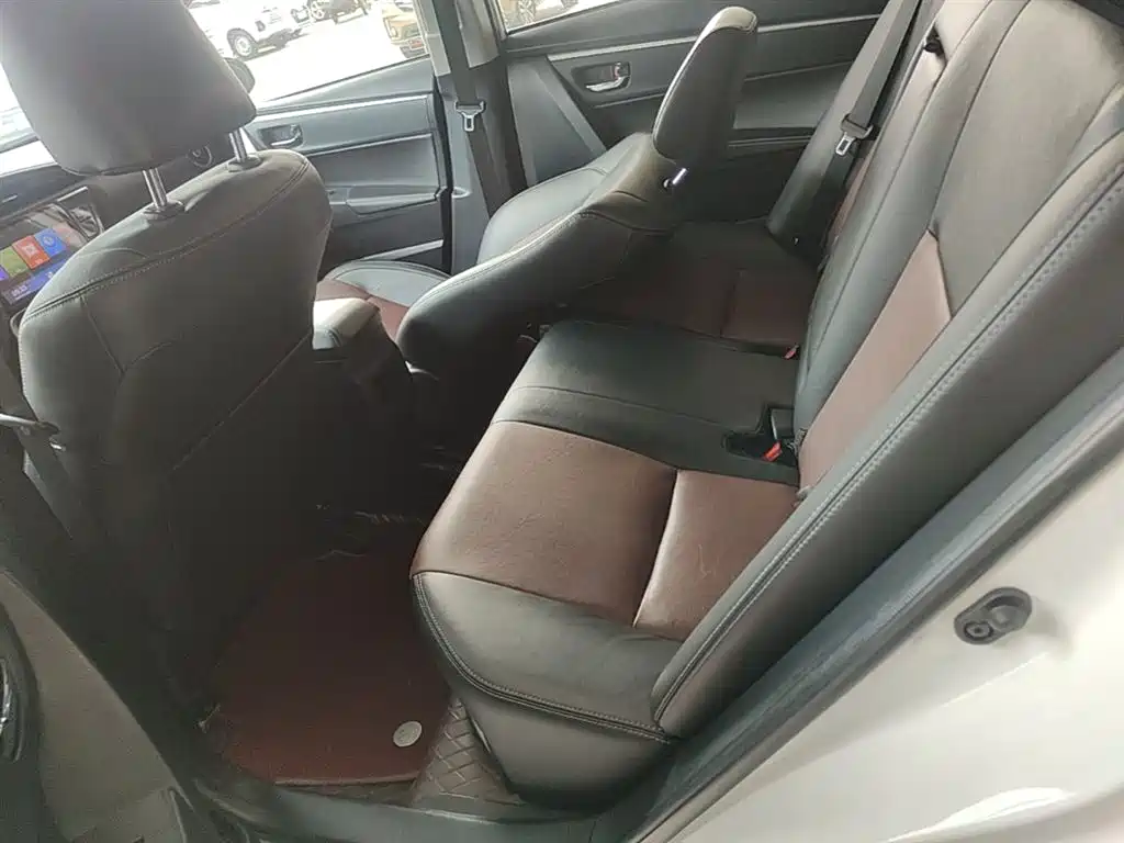 Toyota Corolla 2019 — фото 13
