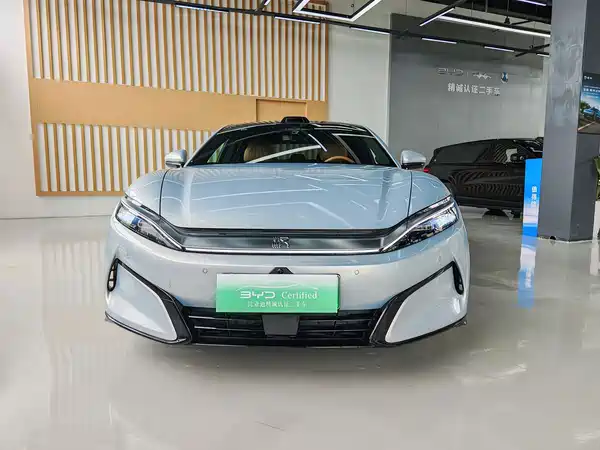 BYD Han L 2025