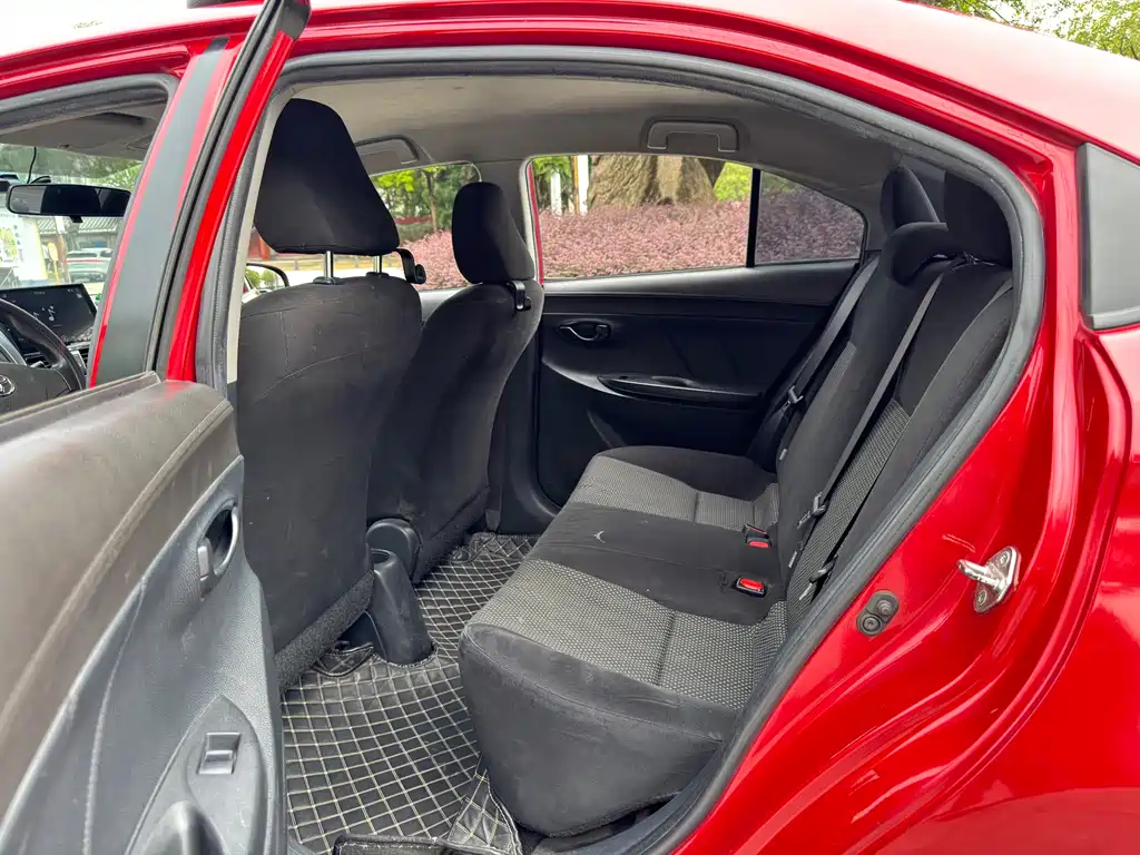 Toyota Vios 2015 — фото 10