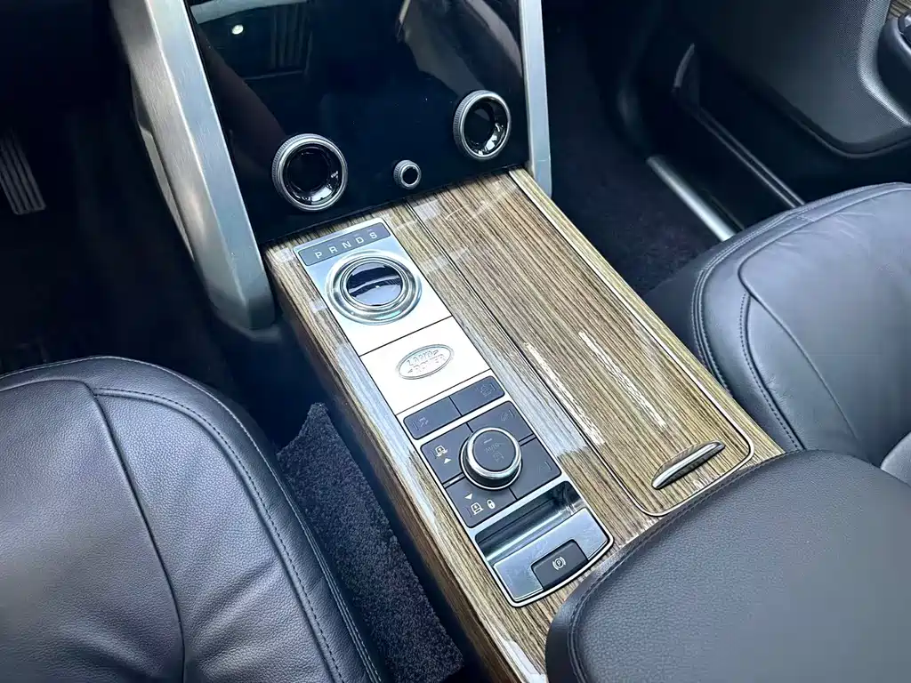 Land Rover Range Rover 2023 — фото 19