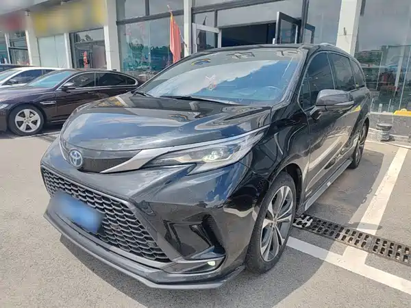Toyota Granvia 2024