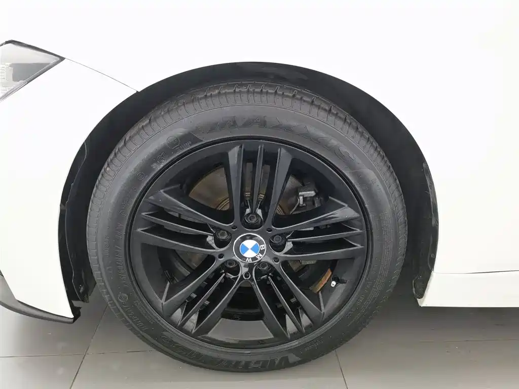 BMW 3 Series 2017 — фото 17
