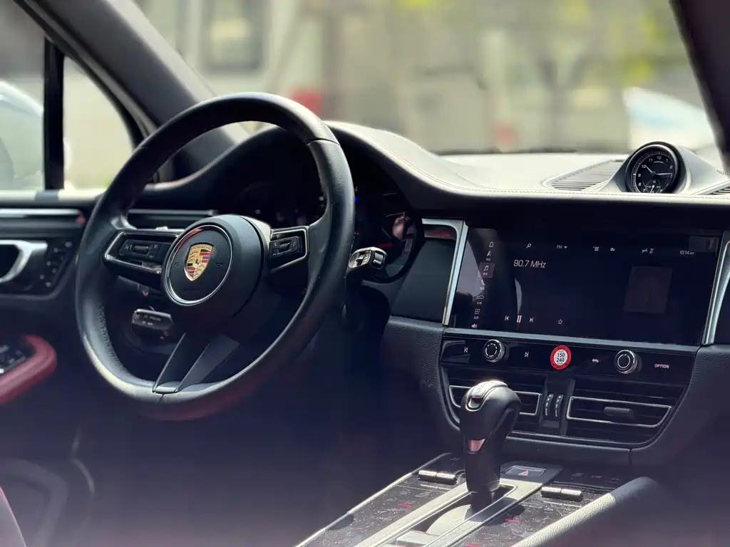 Porsche Macan 2023 — фото 11