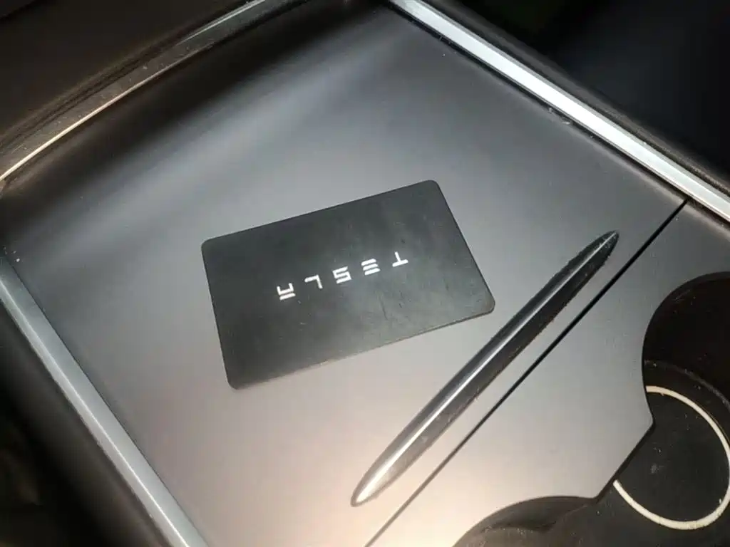 Tesla Model Y 2022 — фото 9