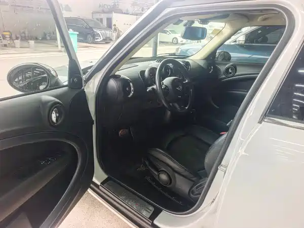 MINI Countryman 2016