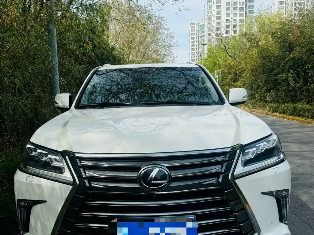 Lexus LX 2016 — фото 1