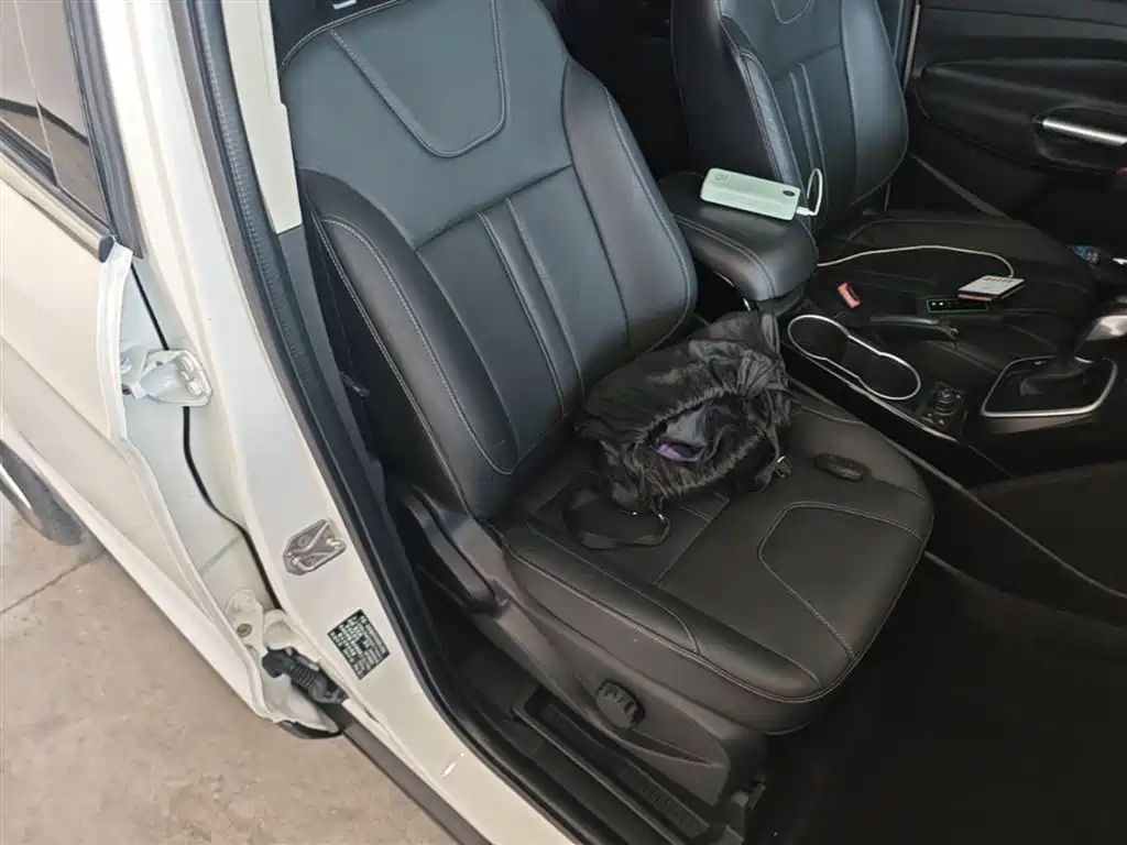 Ford Kuga 2014 — фото 25